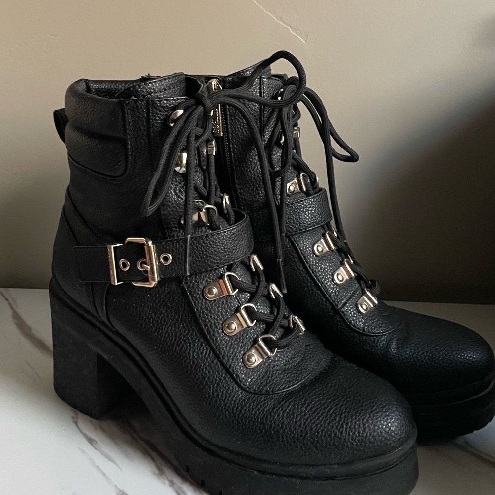 6 1/2 M - 7 M , black combat boots